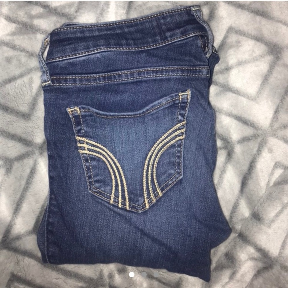 medium wash hollister jeans